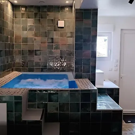 Gites Avec Piscine Et 3 Jacuzzis * Lesches