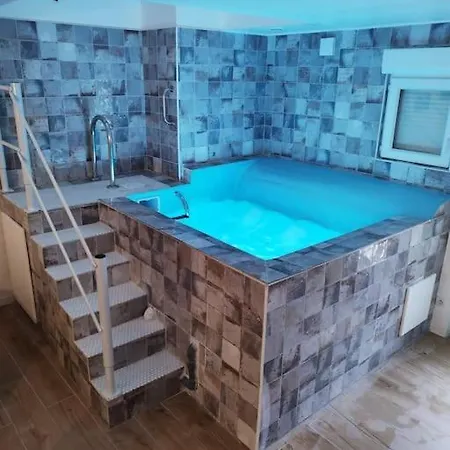Gites Avec Piscine Et 3 Jacuzzis Lesches